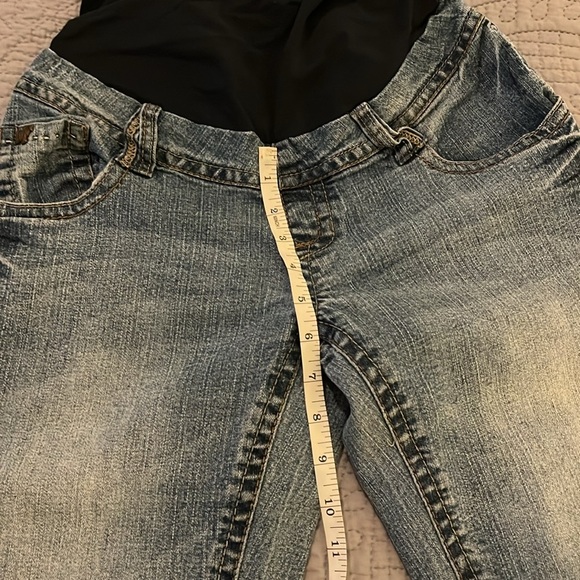 Maternity Bundle Lot Denim Shorts and Capris - Picture 9 of 10